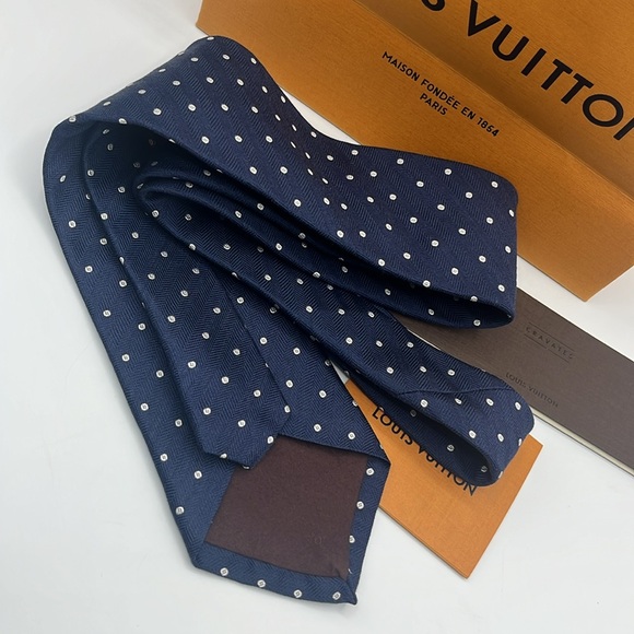 Louis Vuitton Silk Neck Tie - Picture 7 of 12